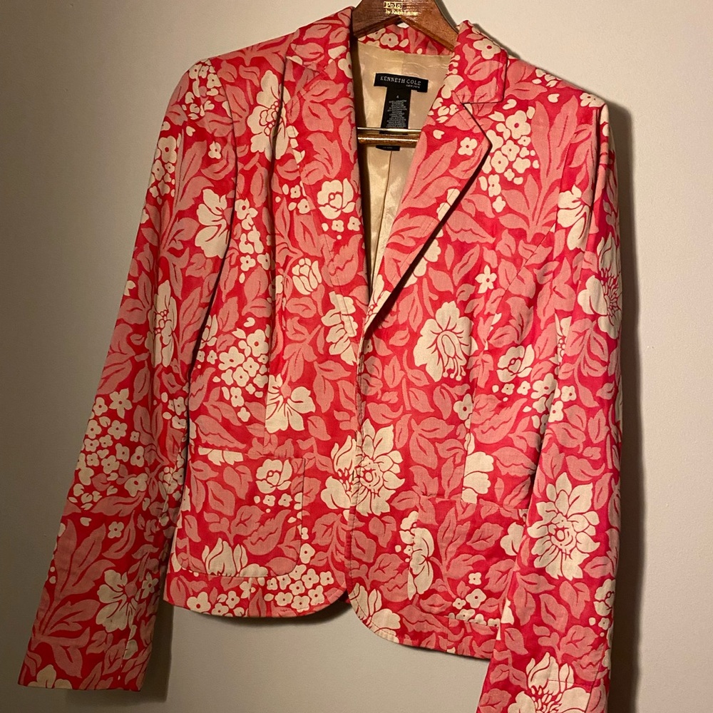 Kenneth Cole size 4 blazer. Summer 06 collection.